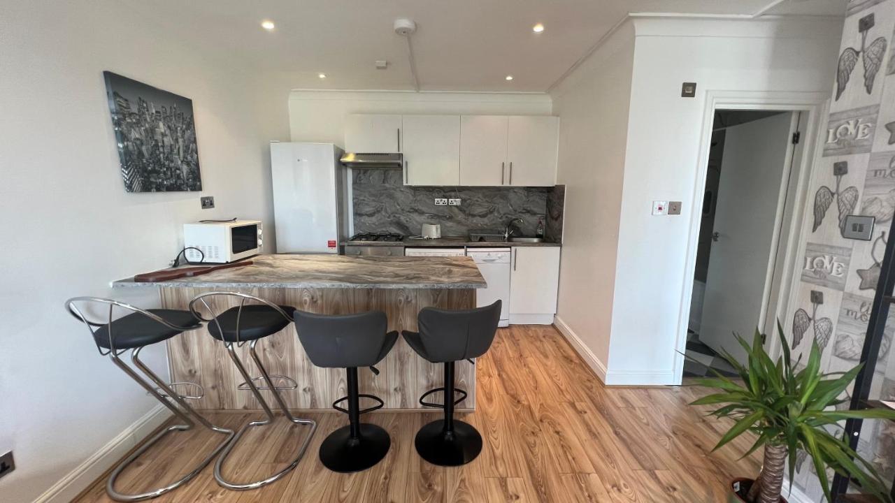 Comfy 2 Bedroom Apartments - Finchley Road, London Eksteriør bilde