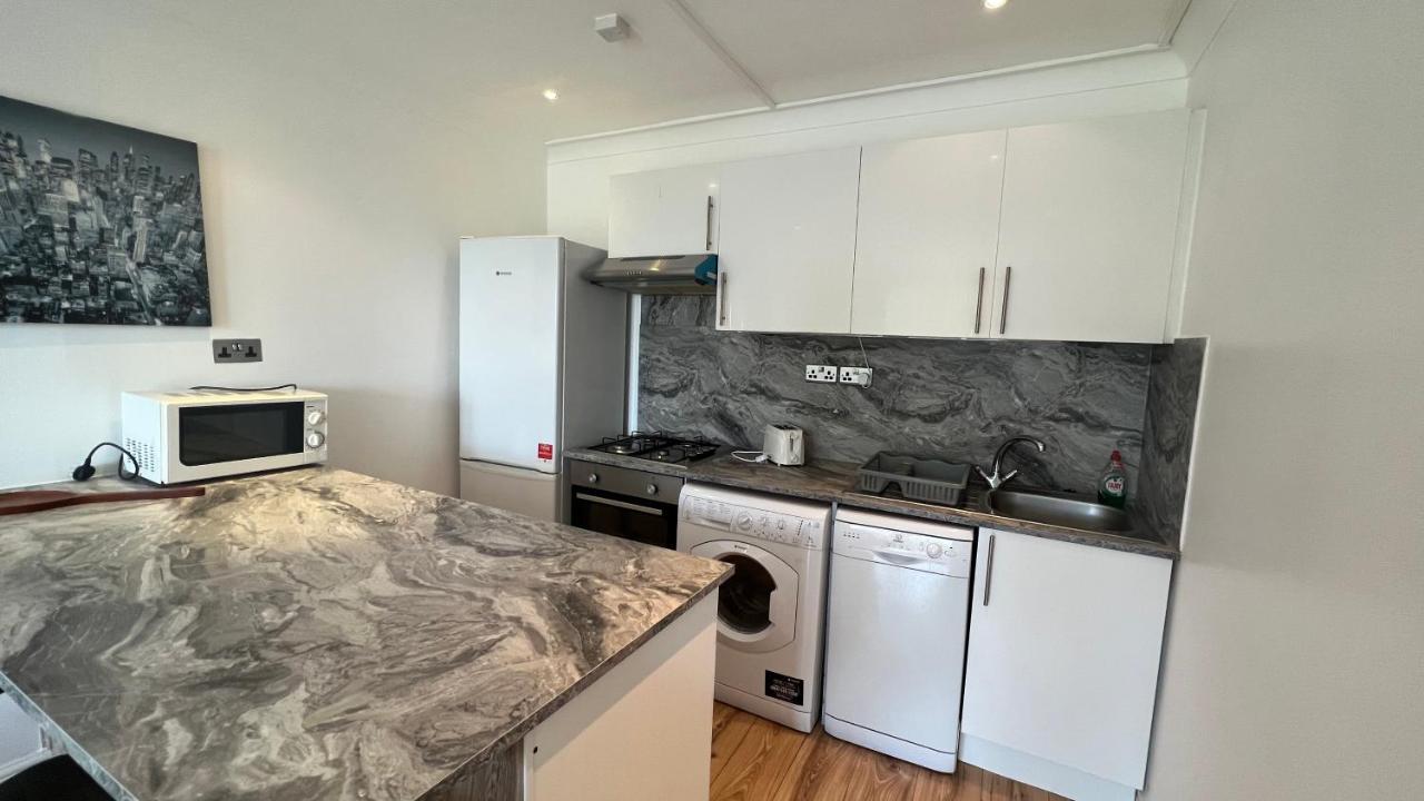 Comfy 2 Bedroom Apartments - Finchley Road, London Eksteriør bilde