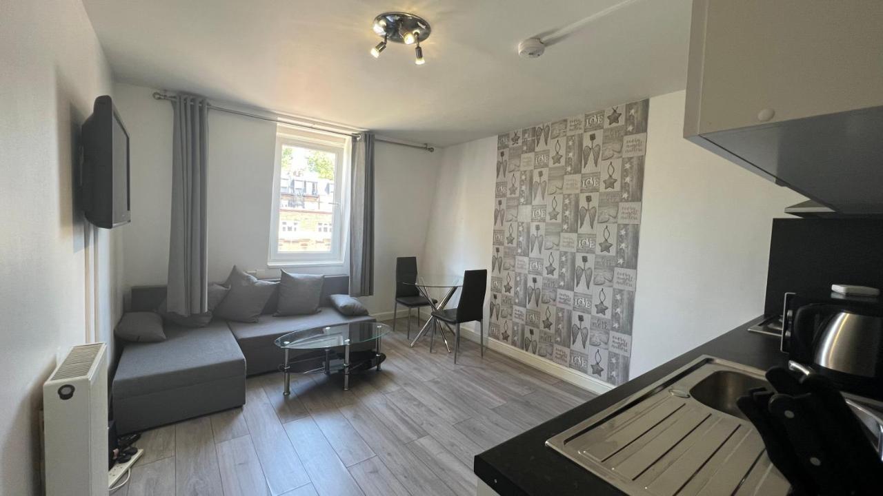 Comfy 2 Bedroom Apartments - Finchley Road, London Eksteriør bilde